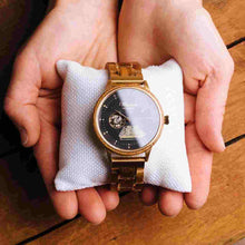 Vložte obrázek do prohlížeče Galerie, Dřevěné atuomatické hodinky Seute Deern Gold