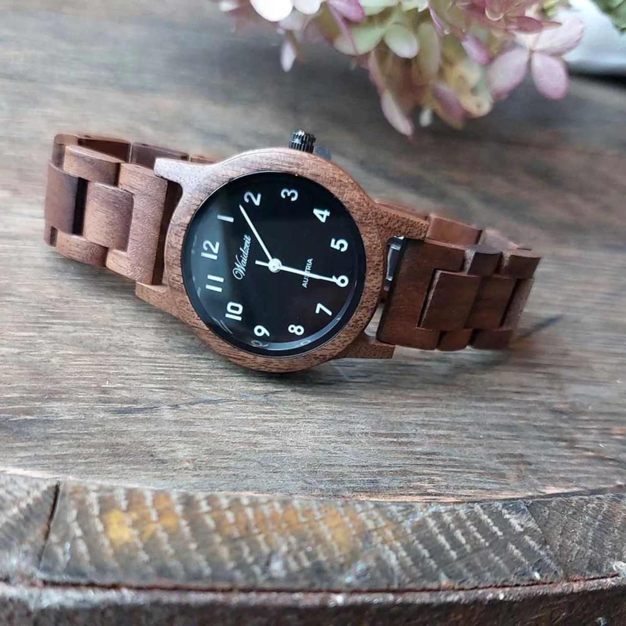 Dřevěné hodinky Sissy Black dámské