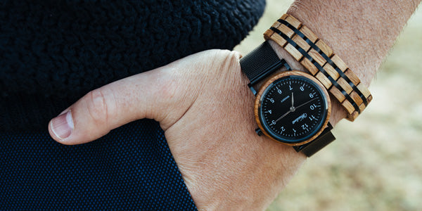 drevene hodinky a naramek pro muze