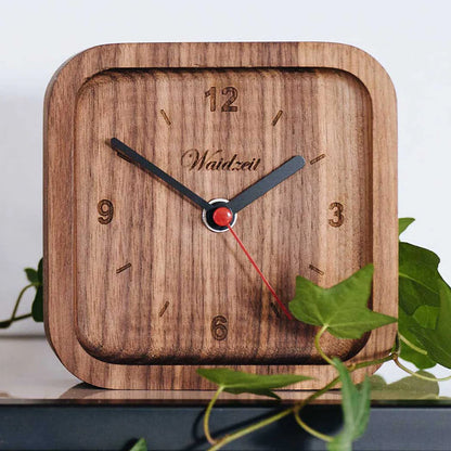 Stolní hodiny Ořech