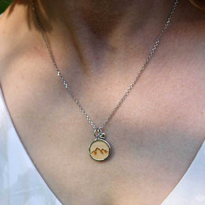 Dřevěný náhrdelník s priveskem Borovice