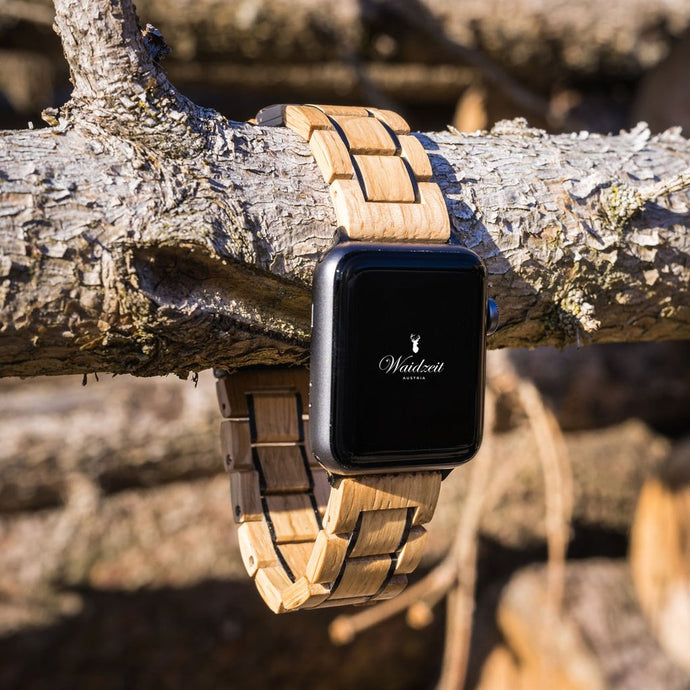 dřevěný řemínek apple watch