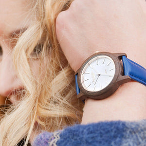 hodinky sissy s modrým koženým řemínkem